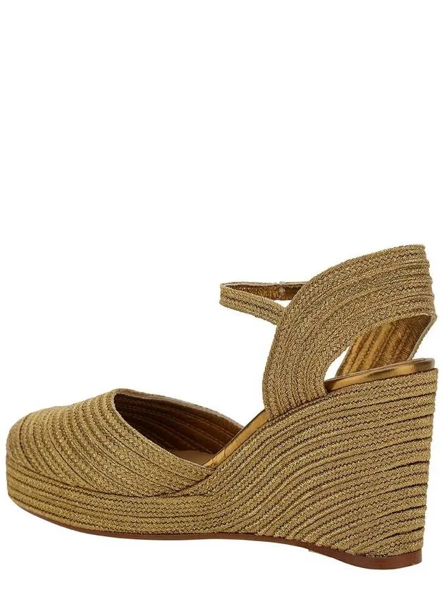 'Carolyn' Gold Wedge With Ankle Strap In Metallic Rafia Woman