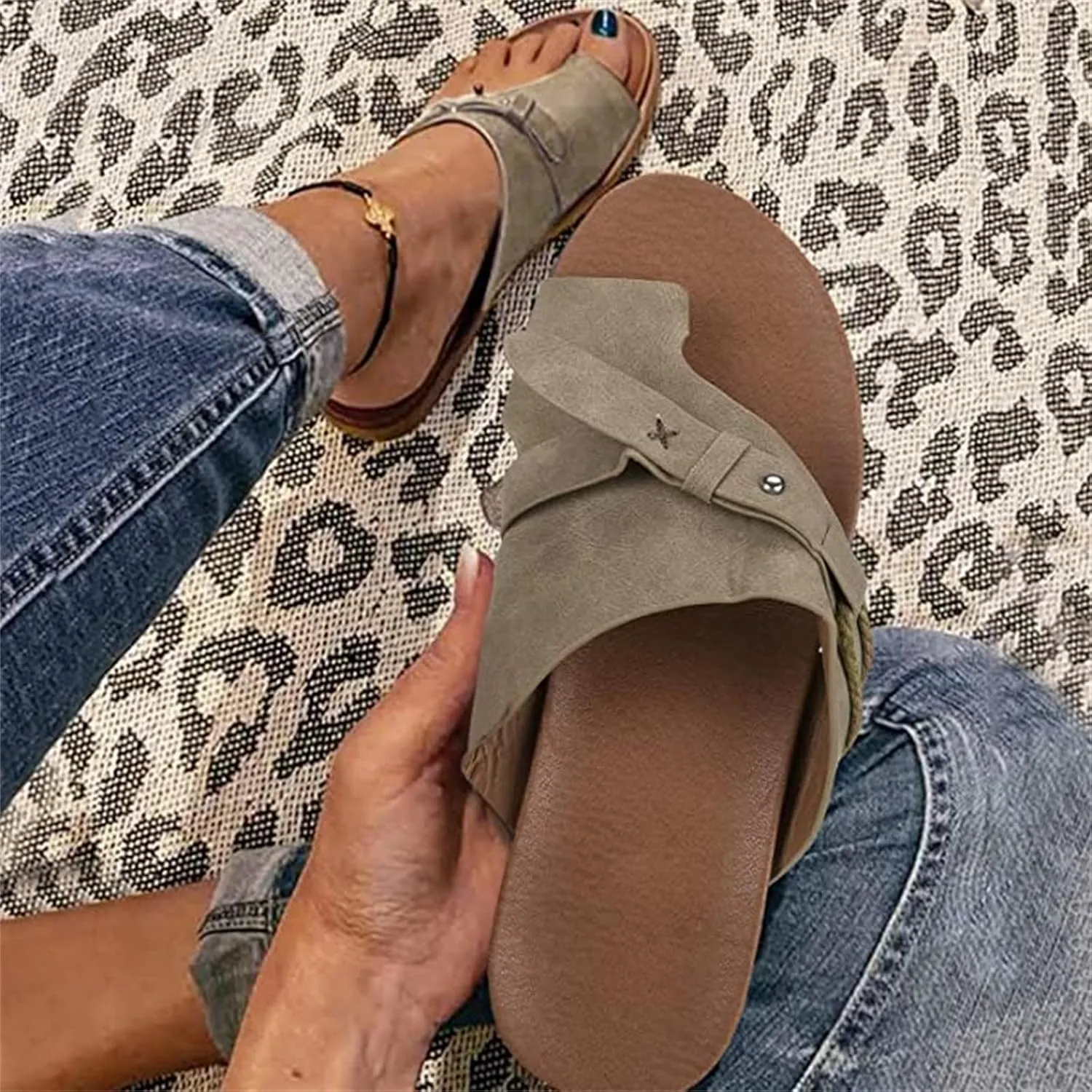 Lausiuoe Orthopedic Sandals for Women,Women Casual Dressy Summer Slippers Orthotic Flat Flip Flops With Arch Support