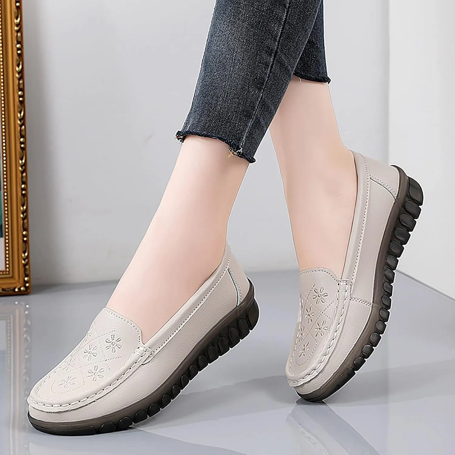 Women Comfort Walking Flat Loafer Slip On Leather Loafer Comfortable Flat Shoes Business Casual Shoes for Women Heels (White, 7.5)