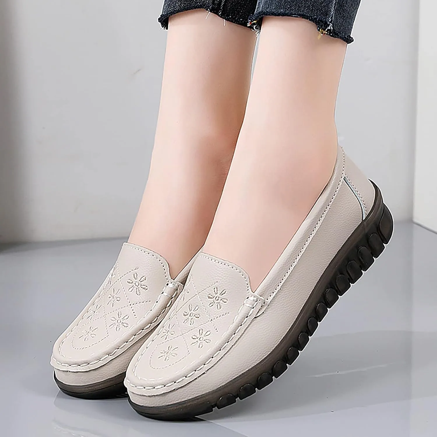 Women Comfort Walking Flat Loafer Slip On Leather Loafer Comfortable Flat Shoes Business Casual Shoes for Women Heels (White, 7.5)