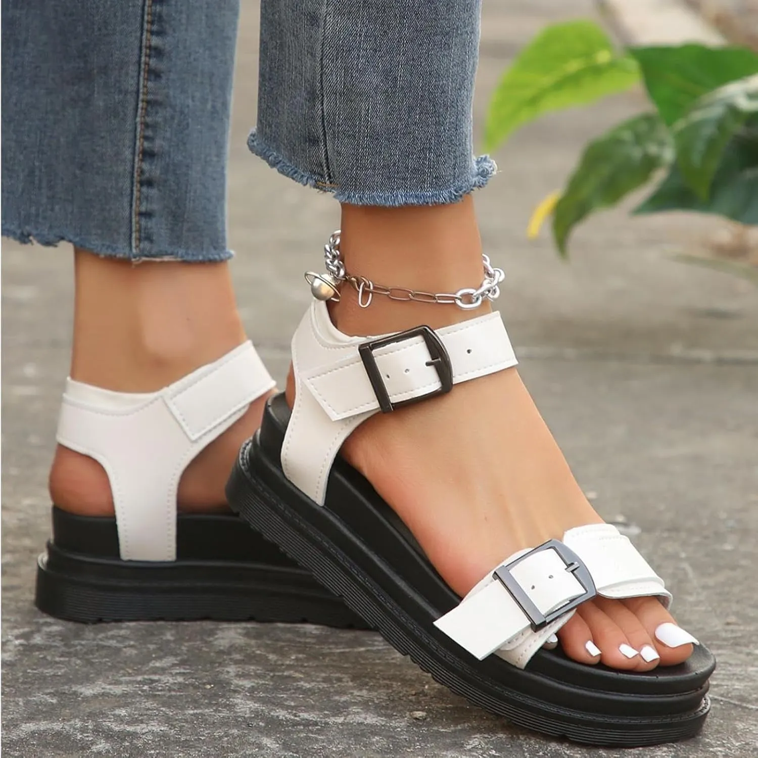 Women Platform Flat Sandals Summer Comfy Arch Support Thick Sole Sandal Vacation Walking Open Toe Shoes 2025 Trendy
